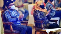 Menkominfo Johnny G Plate melakukan Grand Launching Kurikulum Literasi Digital dan Modul Literasi Digital di Grand City Surabaya, Jumat (16/4) kemarin. Acara itu juga dihadiri Gubernur Jatim Khofifah Indar Parawansa.