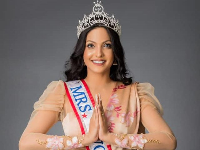 Mrs World Pemenang Mrs World 2020 Caroline Jurie