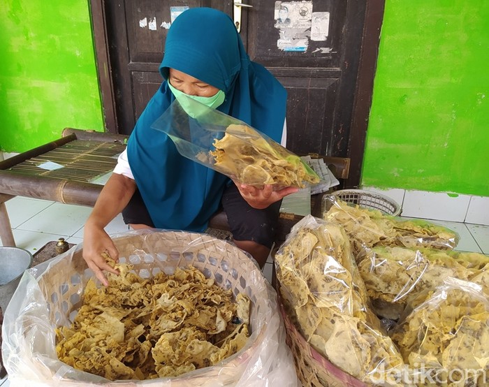 Peyek Cethul Khas Magelang yang Gurih Renyah Makin Laku Jelang Lebaran