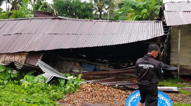 Sebanyak 20 bangunan di Kabupaten Inhil Riau rusak akibat bencana angin kencang (dok BNPB)