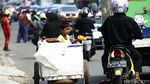 Anak-anak Ini Memulung dan Mengamen untuk Bantu Ortu
