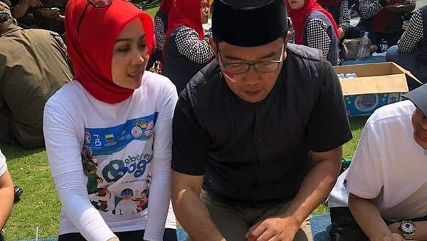 Momen Romantis Atalia Praratya Saat Liwetan Bareng Ridwan Kamil