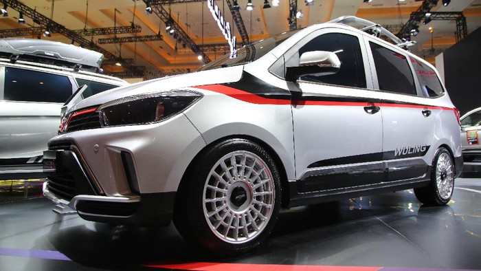 Dua mobil Wuling tampil sporty di IIMS 2021