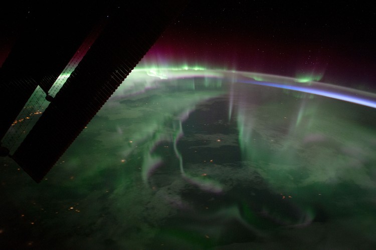 Foto jepretan astronaut di luar angkasa 32 foto jepretan astronaut di luar angkasa bertanding di kontes fotografi Tournament Earth yang diadakan NASA