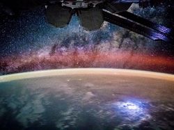 Keindahan Bumi dalam Jepretan Kamera Astronaut di Luar Angkasa