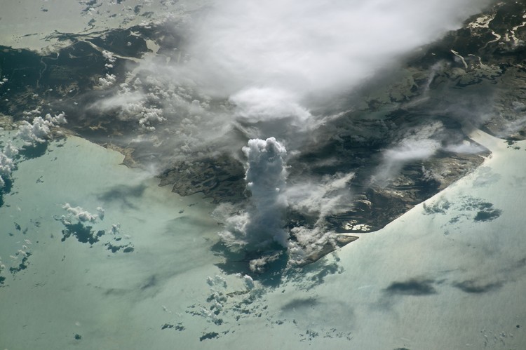 Foto jepretan astronaut di luar angkasa 32 foto jepretan astronaut di luar angkasa bertanding di kontes fotografi Tournament Earth yang diadakan NASA