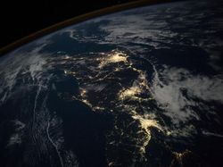 Keindahan Bumi dalam Jepretan Kamera Astronaut di Luar Angkasa