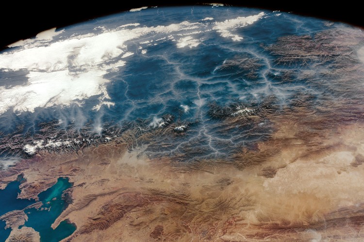 Kontes fotografi Tournament Earth mempertandingkan 32 foto hasil jepretan astronaut di luar angkasa
