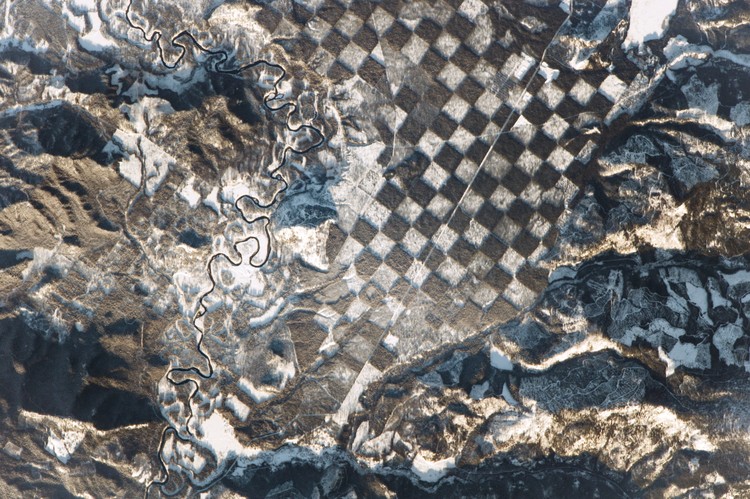 Foto jepretan astronaut di luar angkasa Kontes fotografi Tournament Earth mempertandingkan 32 foto hasil jepretan astronaut di luar angkasa