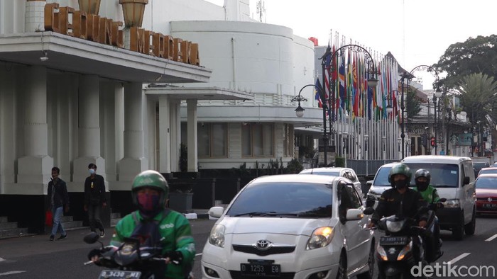 Ngabuburit di Gedung Merdeka Bandung.