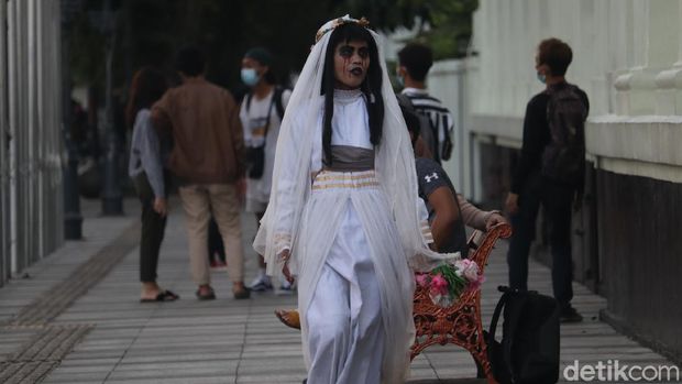 Ngabuburit di Gedung Merdeka Bandung.