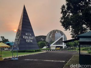 Santai Sore Menikmati Libur Natal di TMII