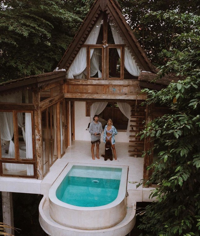 Satu hal yang kurang. Sesuatu yang lebih penting bagiku dari apapun, kebahagiaan, ungkap wanita asal Australia itu. Foto: Instagram @gypsea_lust