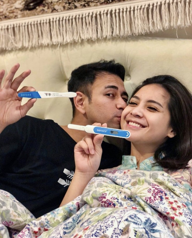 Momen Manis Raffi Ahmad dan Nagita Slavina Saat Makan Bareng Rafathar