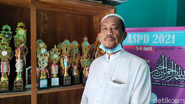 Sandiman Nur Hadi Widodo, mantan perampok yang hijrah dan mendirikan Pondok Pesantren (Ponpes) Al-Ghifari, Kulon Progo, Minggu (18/4/2021).