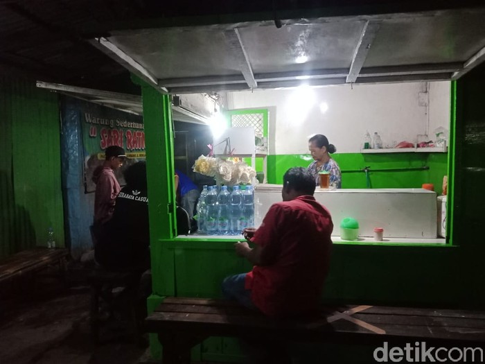 sate payudara sapi jadi menu sahur favorit warga Jombang, Jawa Timur.