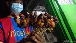 Sate Payudara Sapi yang Lembut Dinikmati Bersama Kuah Gulai dan Serundeng
