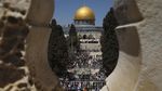 Suasana Salat Jumat Pertama Ramadhan di Masjid Al-Aqsa