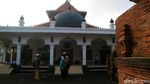 Wow! Masjid di Desa Ini Punya Replika Menara Kudus