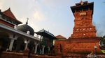 Wow! Masjid di Desa Ini Punya Replika Menara Kudus