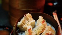 Di Wilayah Barito, ada tempat nongkrong dengan menu dim sum enak. Namanya Dimsum Lamandau, menu andalannya ada dim sum ayam udang yang hangat. Foto: Instagram @dimsumlamandau