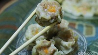 Mau makan dim sum murah, porsi besar dengan rasa enak yang tak kalah dari dim sum restoran? Coba saja nih Dimsum Pertok yang bisa dipesan online. Foto: detikFood