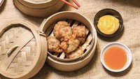 Dimsum Ing di Cempaka Putih, punya menu dim sum goreng seperti Fried Siewmai yang gurih banget. Kombinasi renyah dan lembutnya wajib dicoba. Foto: Instagram: @dimsum.ing
