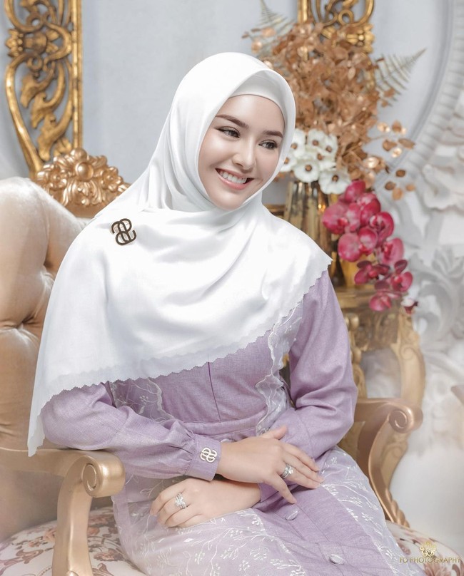 Amanda Manopo yang memerankan Andini Kharisma Putri menjadi perbincagan pada Ramadhan 2021 ini karena penampilannya yang beberapa kali memakai hijab. Foto: Dok.Instagram @fdphotography90.