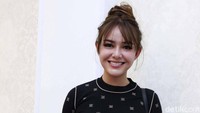 Hal itu dilakukan Amanda Manopo lantaran catering di lokasi syuting sering datang terlambat. (Foto: Noel/detikcom) 