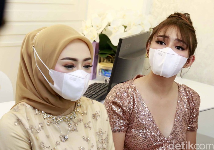 Amanda Manopo Amanda Manopo saat ditemui di sebuah acara pembukaan klinik di Bogor, Jawa Barat, Minggu (18/04/2021)