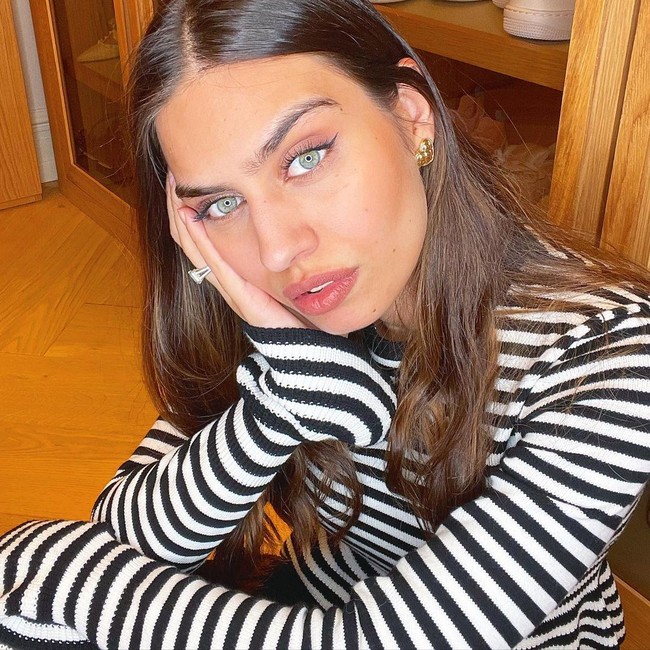 Tak hanya cantik, sebagai ratu kecantikan Amine Gulse tentu juga pintar. Ia pun dikatakan menguasai empat bahasa, yakni Turki, Inggris, Swedia, dan Spanyol.Foto: Instagram @gulseamine