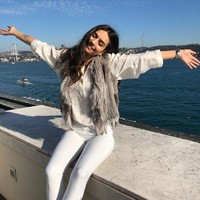 Pada 2015, ia bermain dalam serial televisi yang pernah ditayangkan di Indonesia. Amine menjadi pemeran utama dalam drama Antara Nur dan Dia. Dalam acara yang cukup populer tersebut, Amine berperan sebagai seorang pembantu yang menikahi majikannya. Foto: Instagram @gulseamine