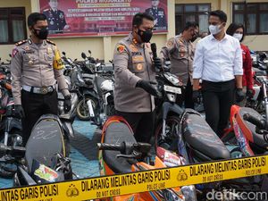Puluhan Knalpot dan Ban Motor Tak Standar Dimusnahkan di Mojokerto