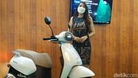 Panarea dibekali mesin 124 cc satu silinder. Sementara saat peluncuran harga yang ditawarkan lebih miring dari Vespa LX, yakni Rp 25,6 juta (OTR Jakarta) Foto: Ridwan Arifin