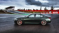 Model special edition yang diproduksi terbatas ini memadukan performa tinggi dengan tampilan eksklusif dan mewah. Foto: Dok. BMW