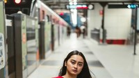 Memes Prameswari merupakan seorang penyanyi asal Gresik. Pemilik nama lengkap Citragama Prameswari ini memiliki suara yang indah dan kemampuan nyinden yang hebat. Foto: instagram@memes_prameswari