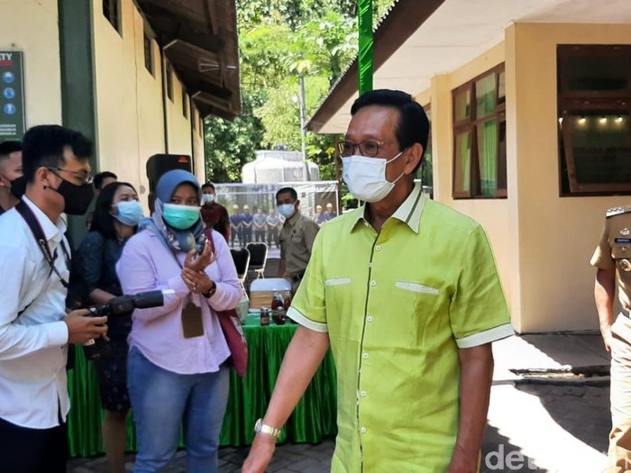 Gubernur DIY Sri Sultan HB di Gunungkidul, Senin (19/4/2021).
