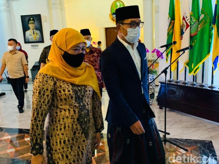 Gubernur Jawa Timur Khofifah Indar Parawansa bertemu dengan Gubernur Jawa Barat Ridwan Kamil (Kang Emil). Lalu apa tujuan Khofifah bertemu Kang Emil?