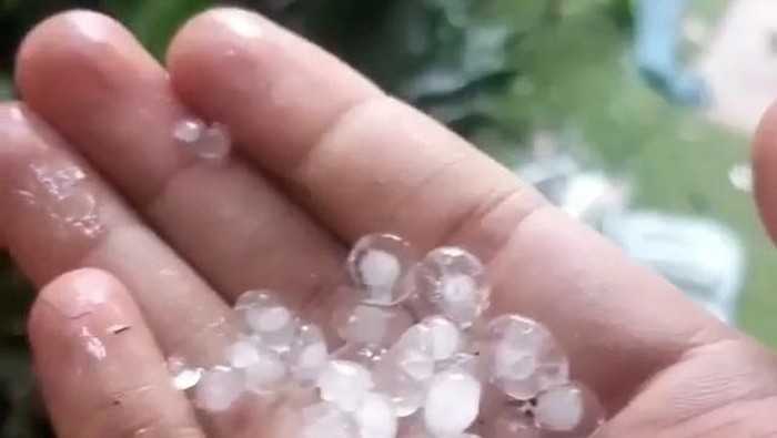 Hujan es terjang dua kecamatan di Cianjur