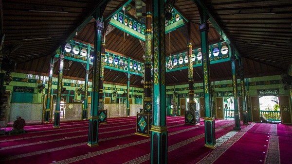 Masjid Sultan Suriansyah, Banjarmasin, beratap tumpang dan dibangun pada masa pemerintahan Sultan Suriansyah (1526 Masehi-1550 Masehi). ANTARA FOTO/Bayu Pratama S. Masjid Sultan Suriansyah, Banjarmasin, beratap tumpang dan dibangun pada masa pemerintahan Sultan Suriansyah (1526 Masehi-1550 Masehi). ANTARA FOTO/Bayu Pratama S.