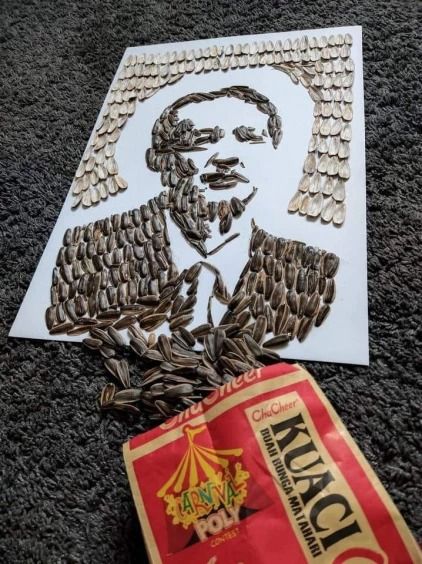 Keren! Seniman Ini Ciptakan Lukisan pakai Ratusan Kuaci