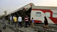 Kementerian mengatakan 14 orang yang menderita luka ringan telah dipulangkan dari rumah sakit. Bencana kereta api Mesir umumnya dikaitkan dengan infrastruktur dan pemeliharaan yang buruk. AP Photo/Fadel Dawood  