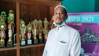 Sandiman lahir di Desa Sidorejo, Kapanewon Lendah, Kulon Progo, 58 tahun silam. Ia pernah dijuluki perampok spesialis emas. Namun, Sandiman Cs yang berhasil menggasak logam mulia seberat tujuh kilogram dari sebuah toko emas di wilayah Kota Yogyakarta pada tahun 1995 berujung antiklimaks. Polisi mencium pelaku merupakan kelompok Sandiman, satu per satu perampokpun akhirnya diringkus. Sandiman ditangkap dan dan dipenjara di Lapas Wirogunan, Yogyakarta sejak 1995.