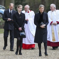 Selain Pangeran William dan Harry, Ratu Elizabeth II dan Pangeran Philip juga memiliki cucu yang lain. Salah satunya Lady Louise Windsor (kedua dari kiri). Ia disebut-sebut sebagai cucu favorit mereka.  (Foto: Getty Images)