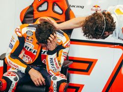 Ada Lampu Kedip-kedip di Lengan Kiri Marc Marquez, Apa Itu?