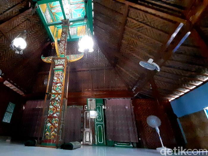 Masjid Baitussalam atau Masjid Saka Tunggal di Banyumas, Senin (19/4/2021).