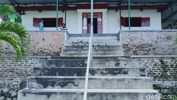 Masjid Sunan Pandanaran Klaten konon dipindahkan gegara suara azan terdengar hingga Demak