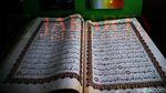 Melihat Al-Quran Raksasa Koleksi Jakarta Islamic Center