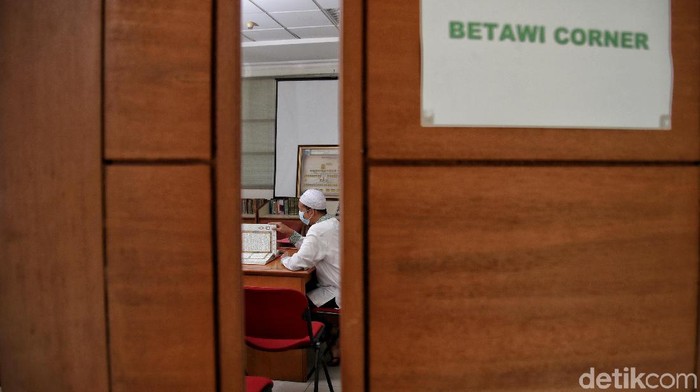 Di kawasan Perpustakaan Jakarta Islamic Center, Jakarta Utara, terdapat Betawi Corner. Betawi Corner adalah mini galeri yang menjelaskan penyebaran Islam di Betawi.