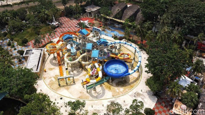 Melihat Kondisi Kolam Renang Atlantis yang Viral Gegara Pandemi Kolam renang Atlantis viral di media sosial karena air kolam renangnya dikabarkan keruh. Seperti apa kondisi kolam renang yang berada di kawasan Ancol itu?